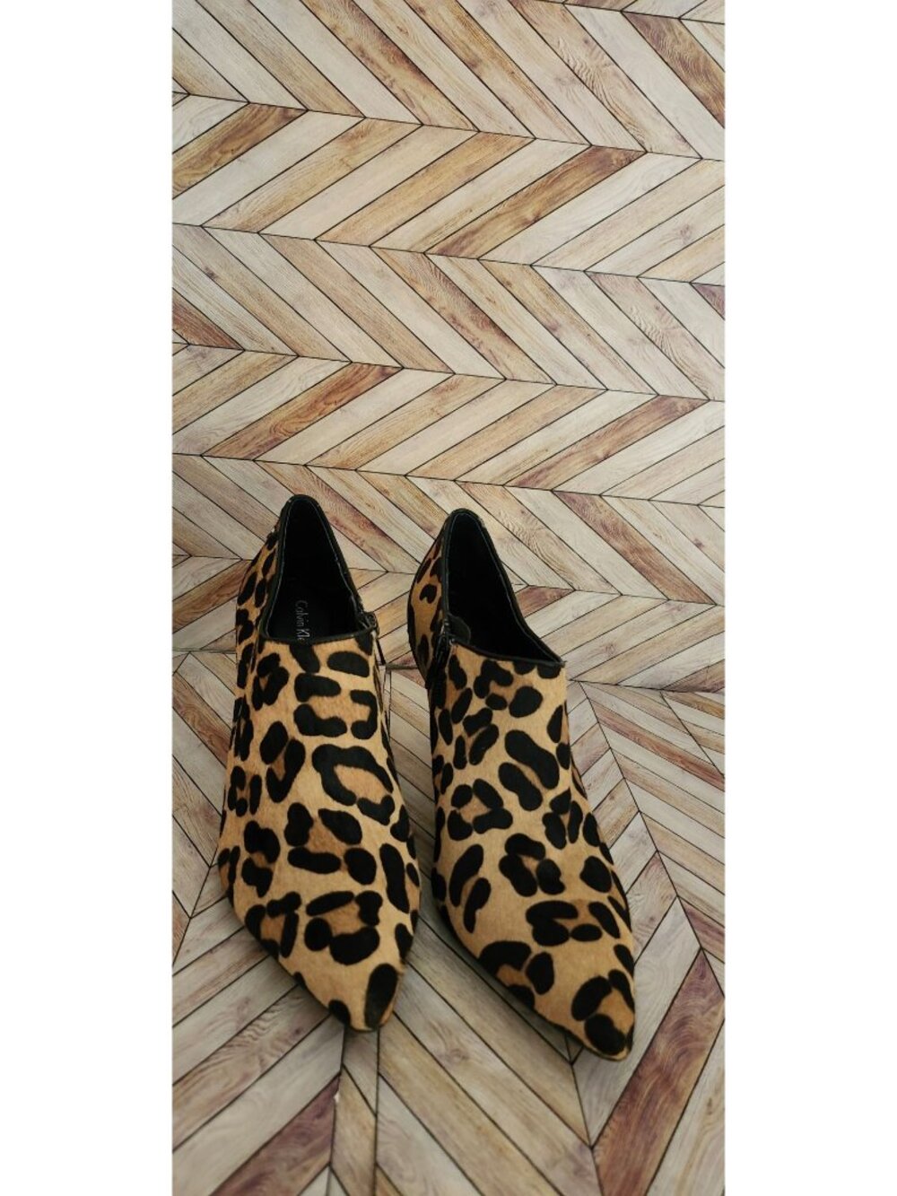 Women Calvin Klein Nevah Leopard Calf Hair Side Zip Bootie Shoe Heel Size 9 - Picture 2 of 6